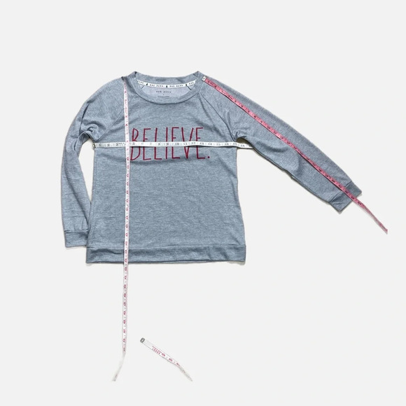 Rae Dunn Believe Christmas Crewneck Sweater Top Size Small Gray Red Soft - Picture 9 of 10